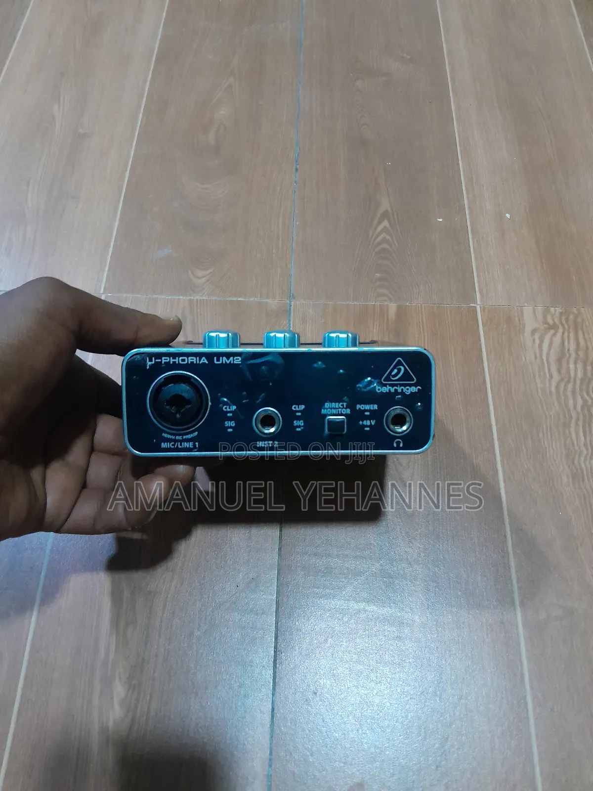 Behringer U-Phoria Um2 Sound Card