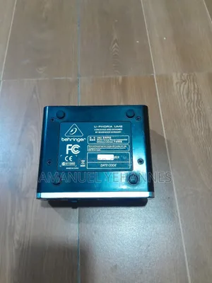 Behringer U-Phoria Um2 Sound Card