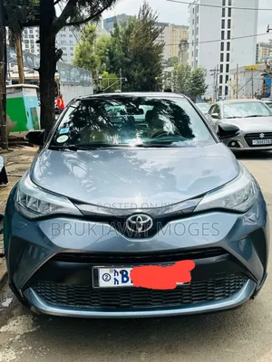 Photo - Toyota C-HR Limited FWD 2020 Silver