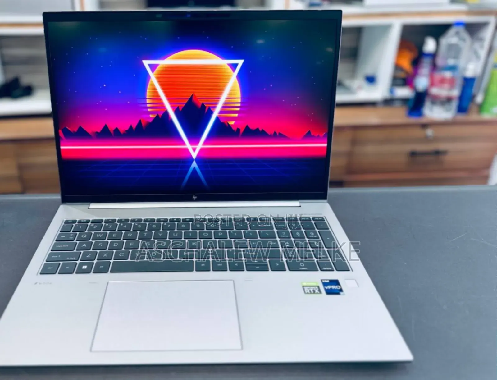 New Laptop HP ZBook Firefly 16 G10 16GB Intel Core I7 SSD 1T