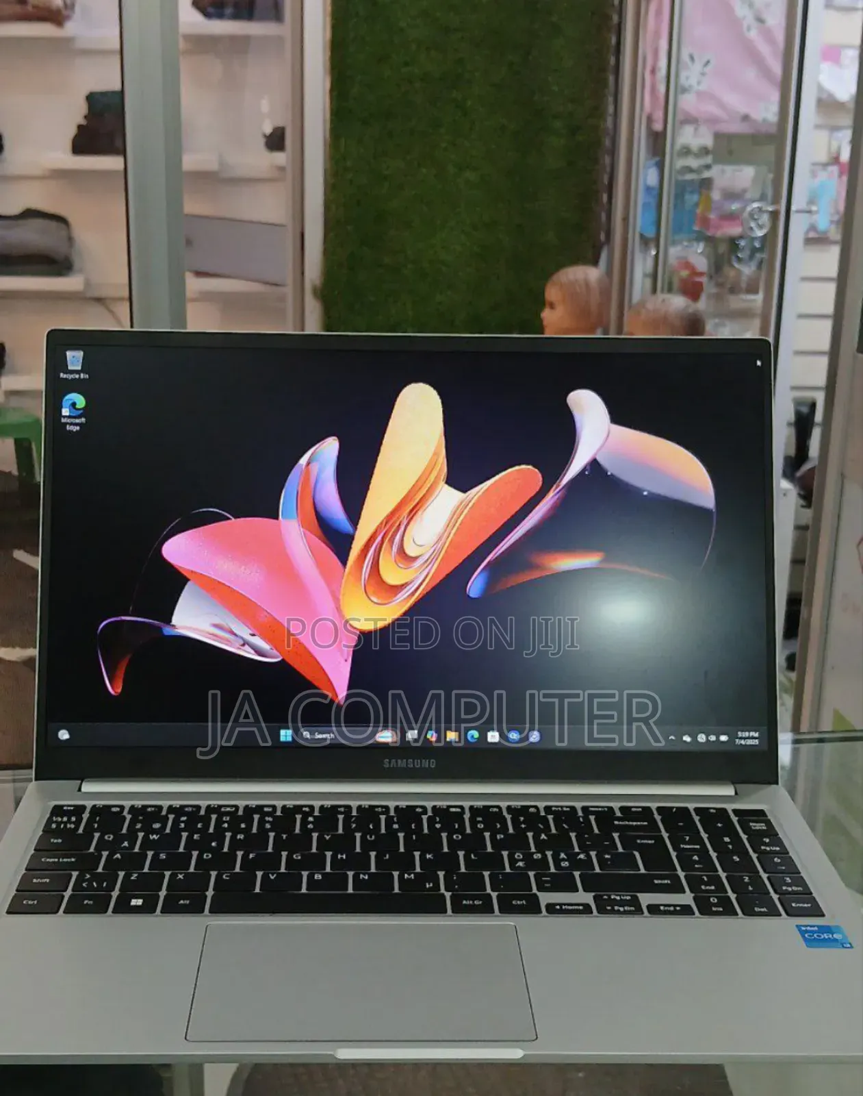 New Laptop Samsung Galaxy Book 2 8GB Intel Core I3 SSD 256GB