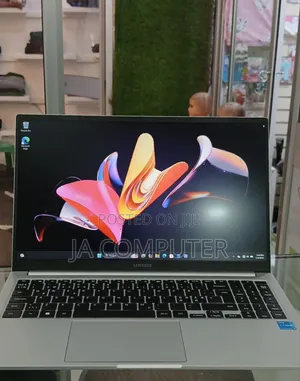 Photo - New Laptop Samsung Galaxy Book 2 8GB Intel Core I3 SSD 256GB