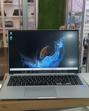 New Laptop Samsung Galaxy Book 2 8GB Intel Core I3 SSD 256GB