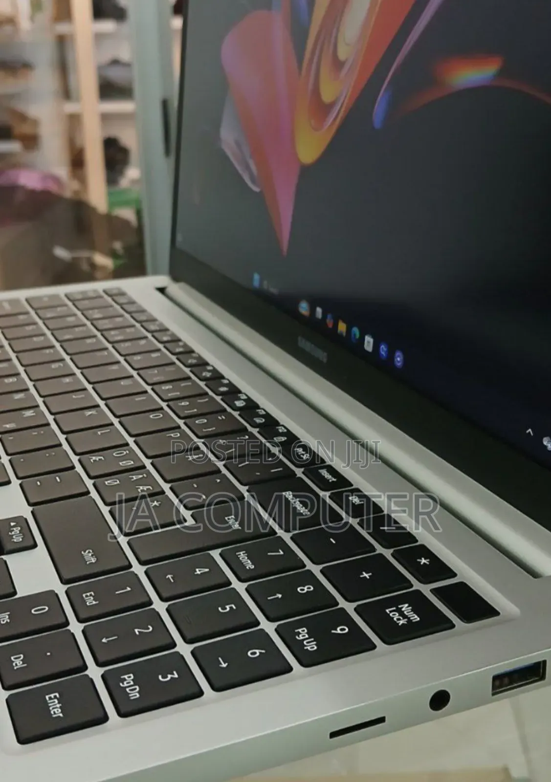 New Laptop Samsung Galaxy Book 2 8GB Intel Core I3 SSD 256GB