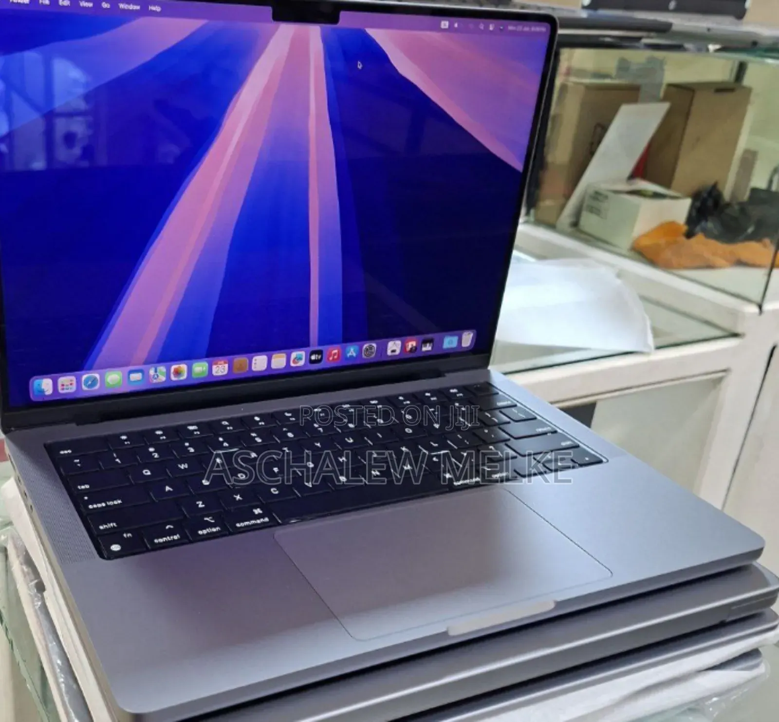 New Laptop Apple MacBook Pro 2021 M1 16GB Apple M1 SSD 1T