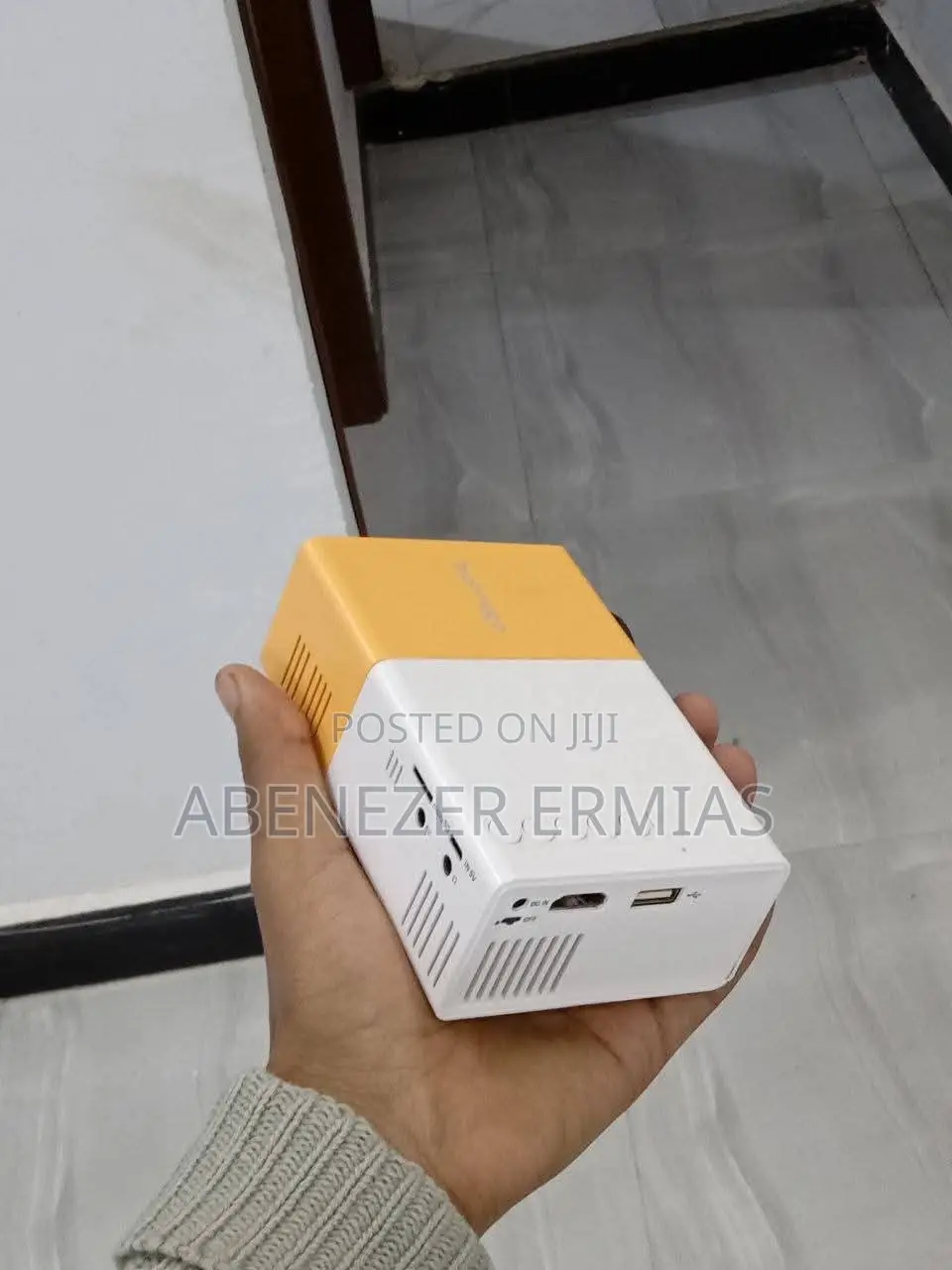 Led Mini Projector