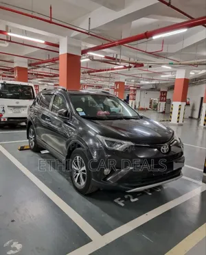Photo - Toyota RAV4 2017 Black