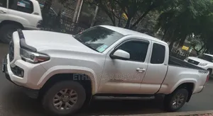 Toyota Tacoma 2018 White