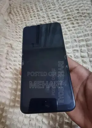 Photo - Samsung Galaxy A30 64 GB Black
