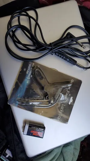 Siltron Guitar With Bag, Cable, Capo and Battery