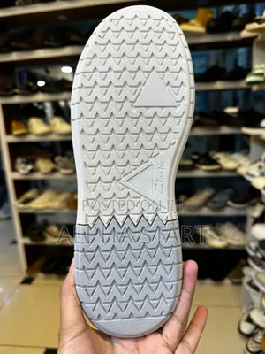  Clark's Tmwhite Master Quality 
Shoes Made in Vietnam