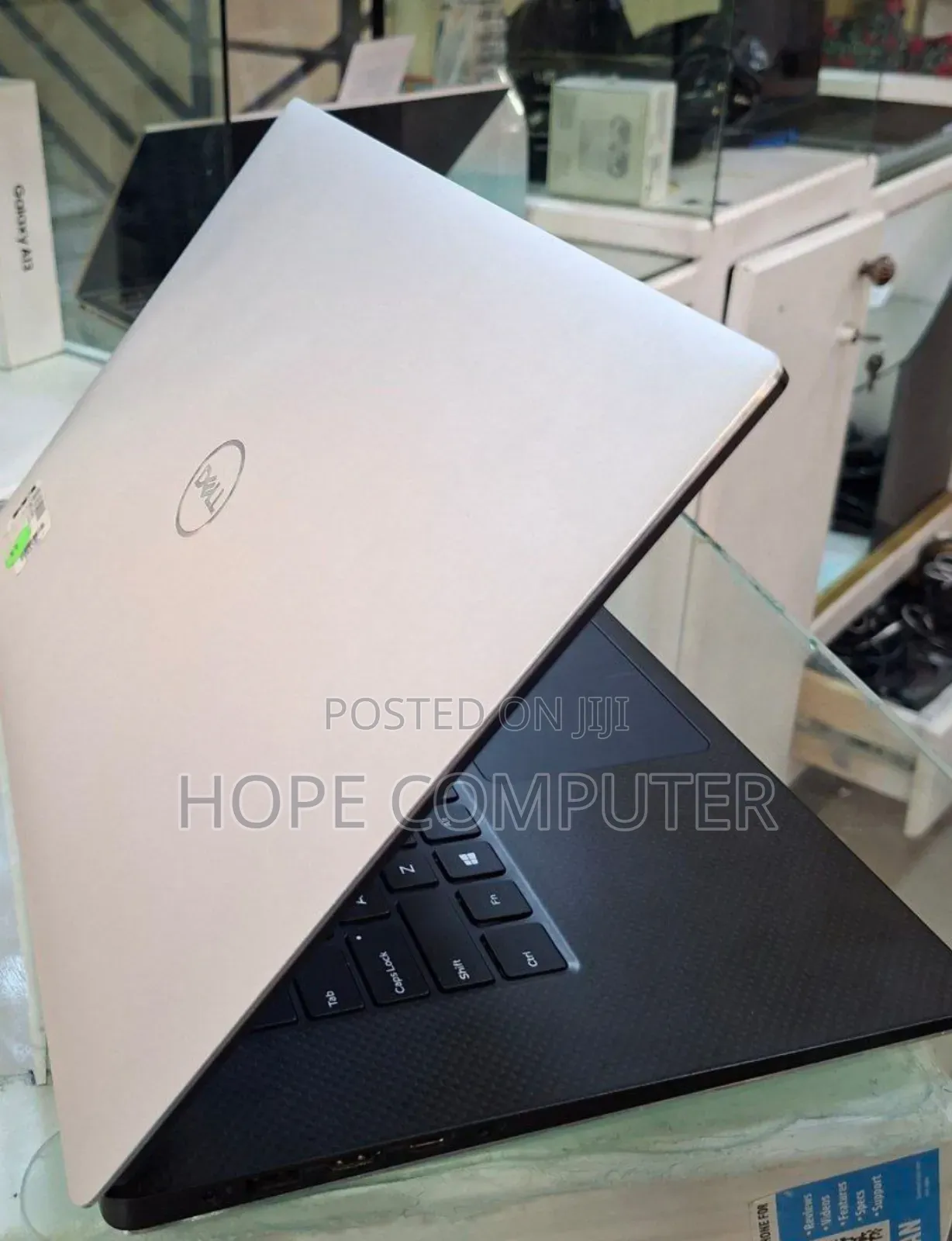 New Laptop Dell Precision 5540 16GB Intel Core I7 SSD 512GB