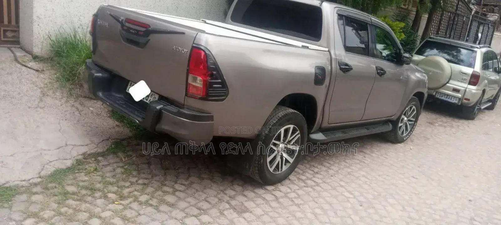 Toyota Hilux 2020 Pink