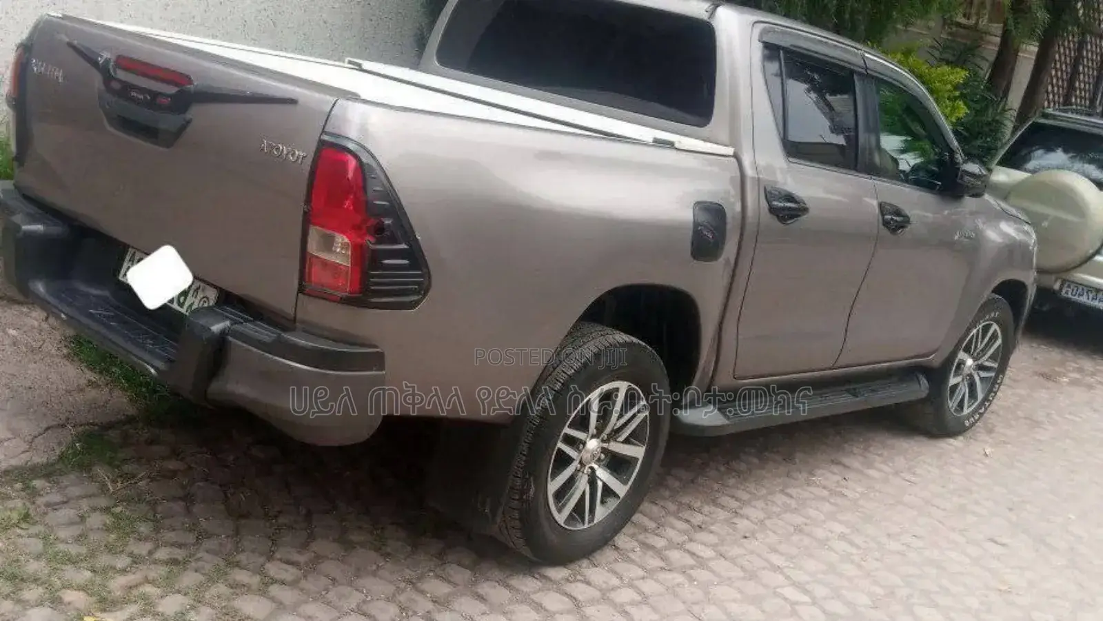 Toyota Hilux 2020 Pink