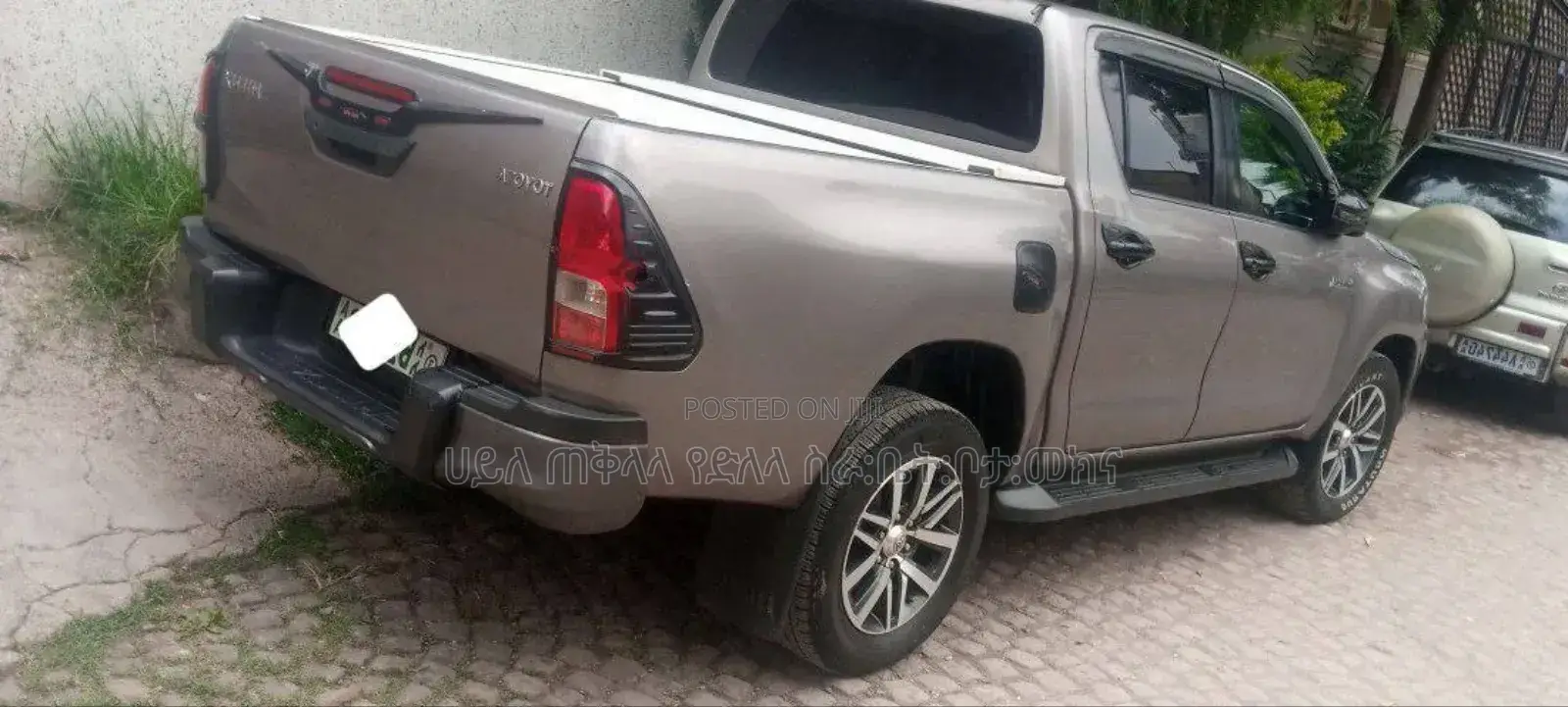 Toyota Hilux 2020 Pink