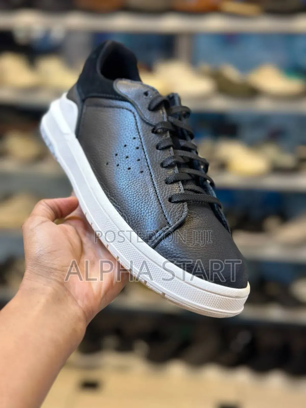  Clark's Tm Master Quality
 Black Color Made in Veitnam