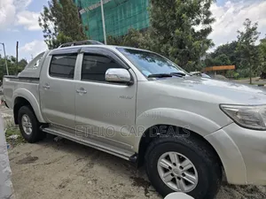 Toyota Hilux 2015 Silver