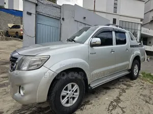 Toyota Hilux 2015 Silver