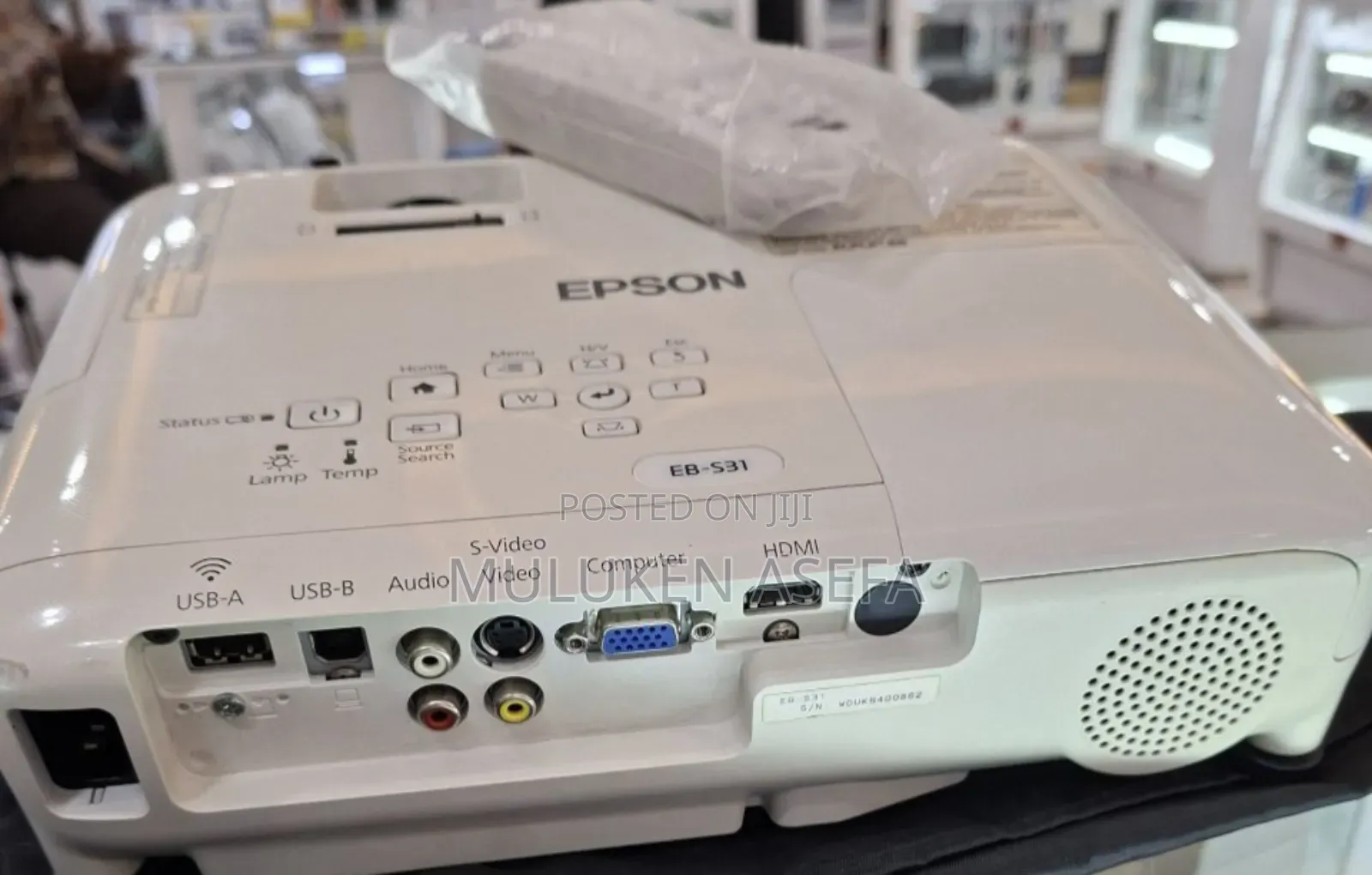 Epson Projector
Model Name: Eb-S31
Has : Bag 