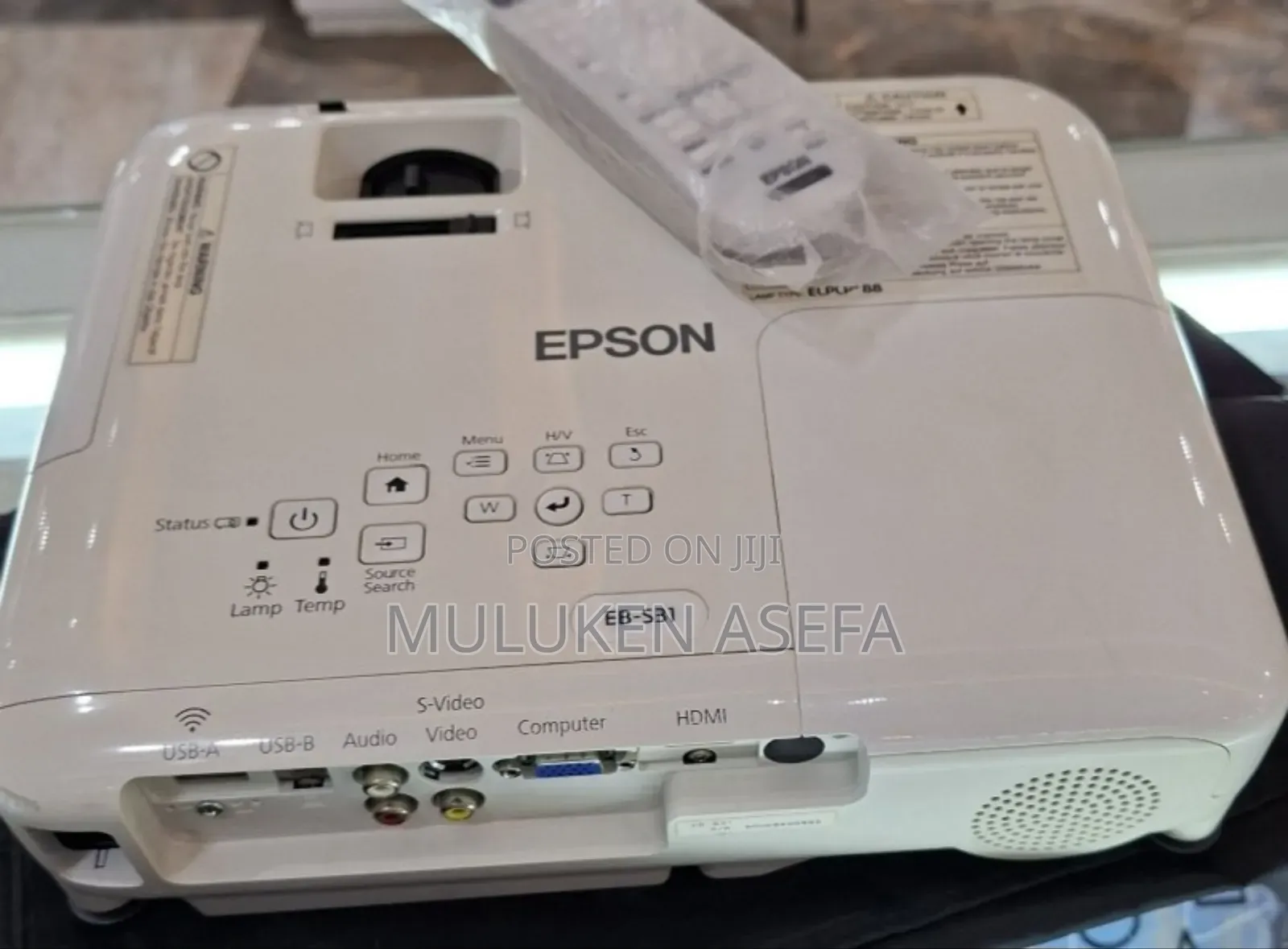Epson Projector
Model Name: Eb-S31
Has : Bag 