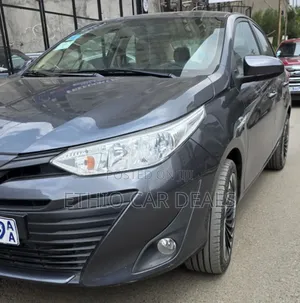 Toyota Yaris 2021 Black