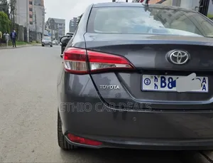 Toyota Yaris 2021 Black