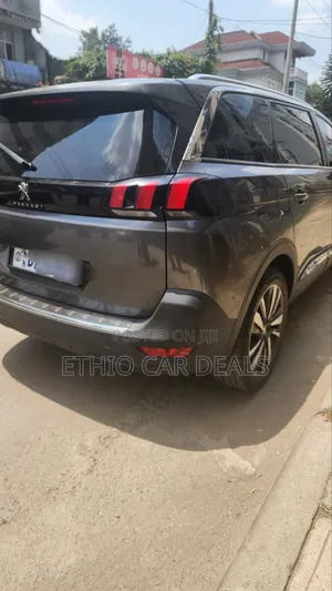 Peugeot 5008 2021 Black