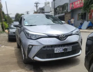 Photo - Toyota C-HR 2021 Silver
