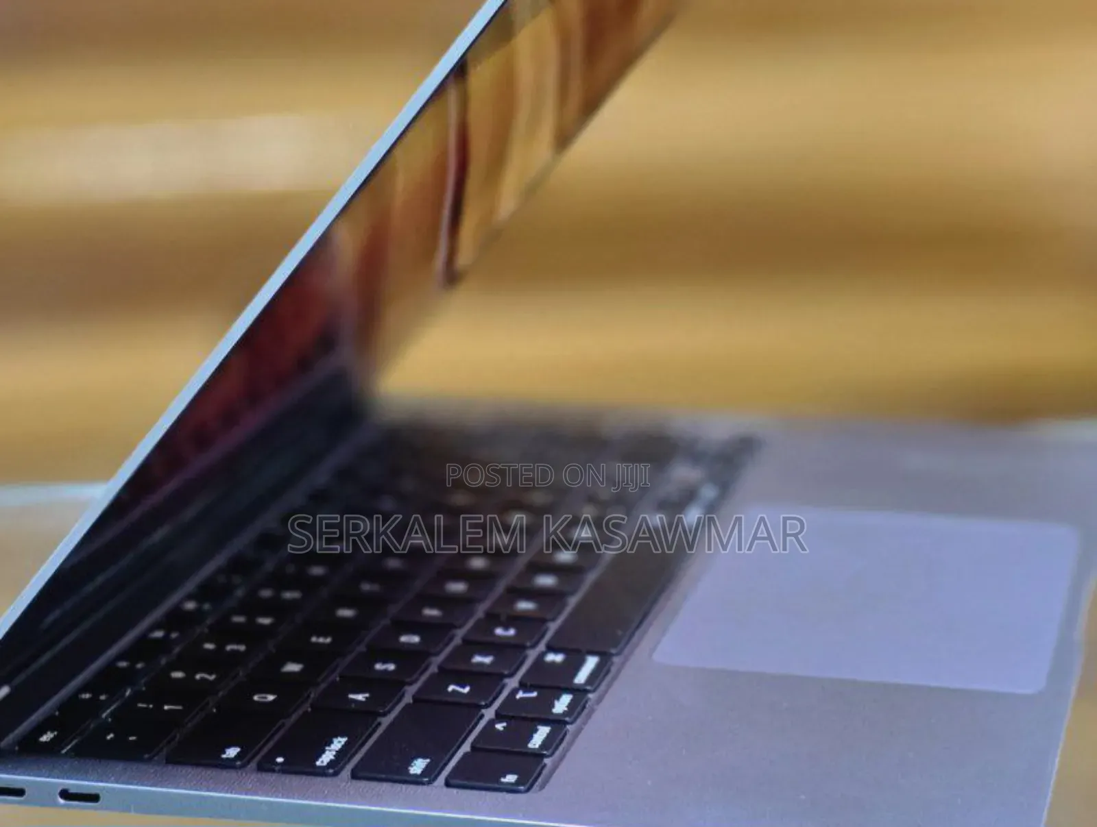 New Laptop Apple MacBook Pro 2020 8GB Intel Core I5 SSD 256GB