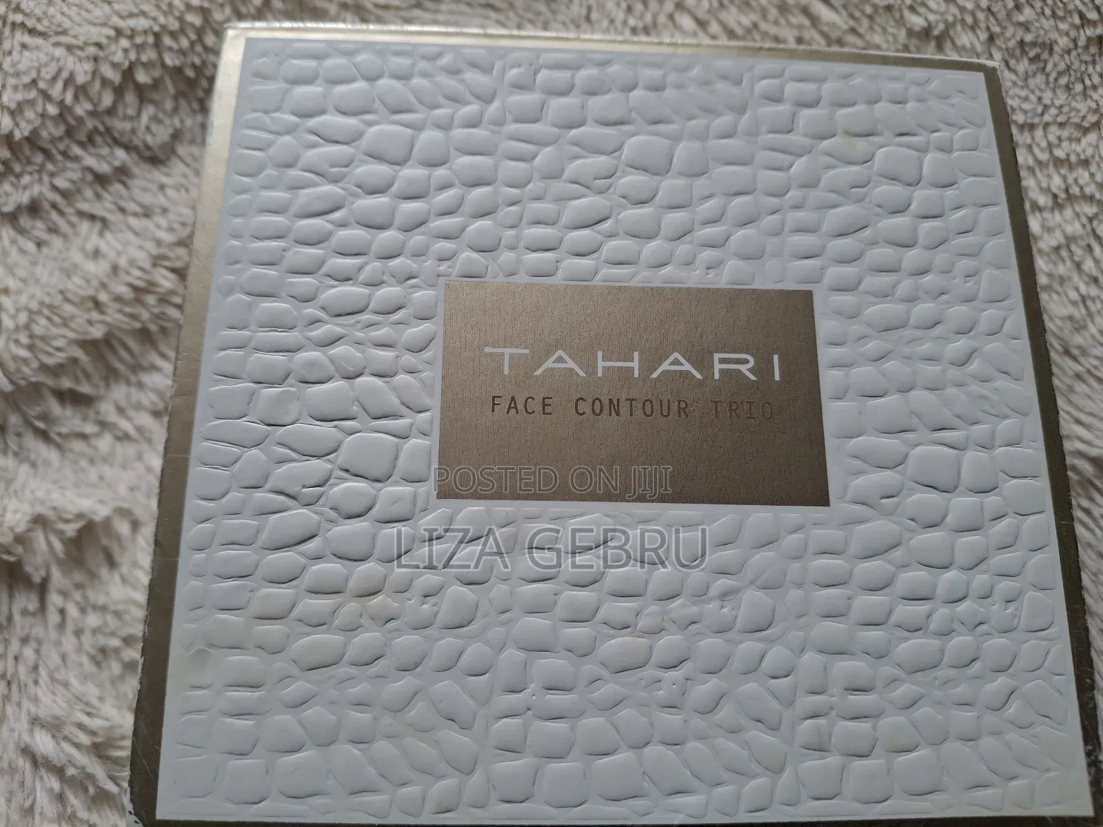 Tahari Contour. 2000