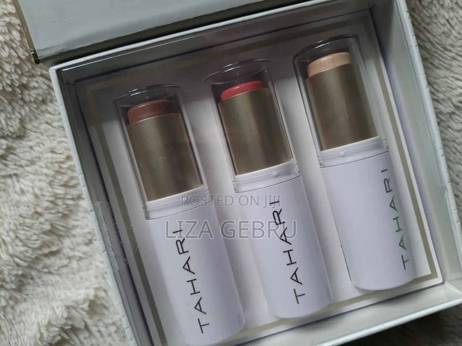 Tahari Contour. 2000