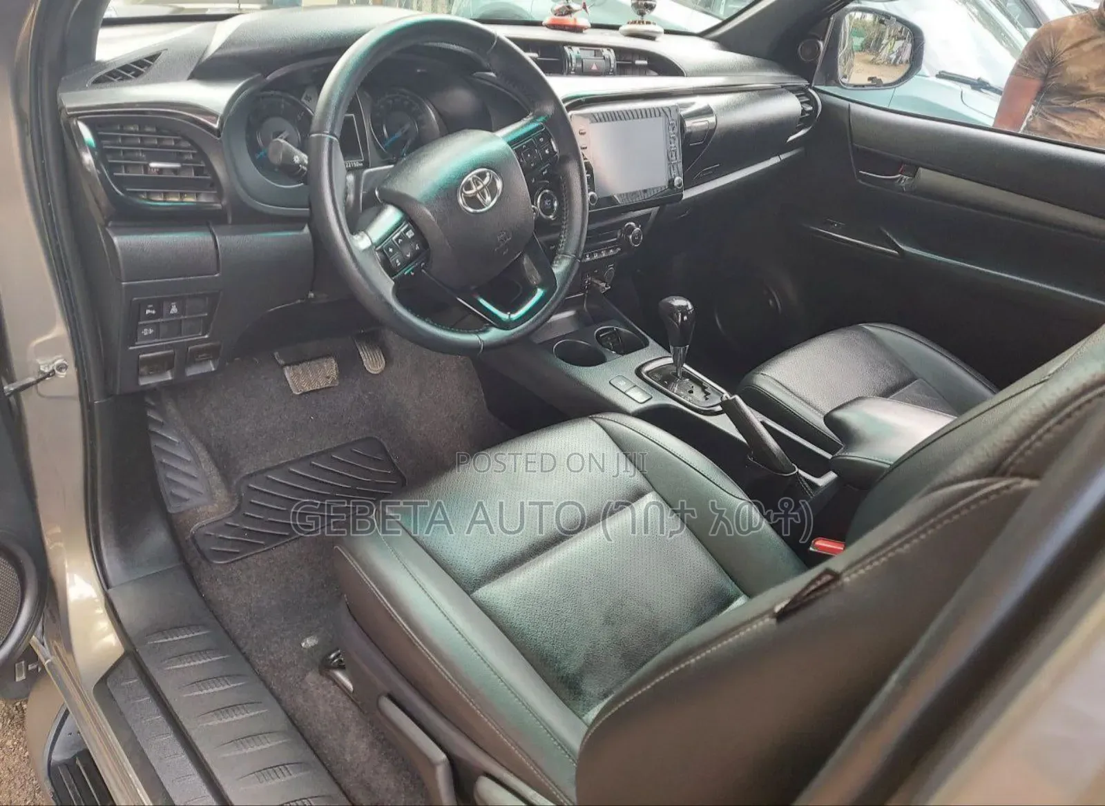 Toyota Hilux 2022 Silver