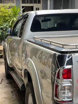 Toyota Hilux 2012 Silver