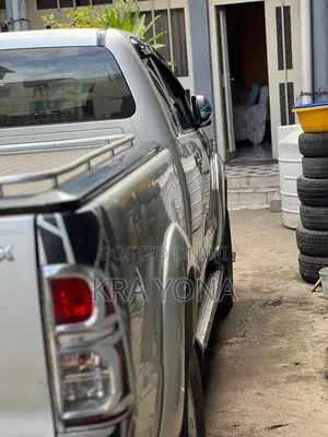 Toyota Hilux 2012 Silver
