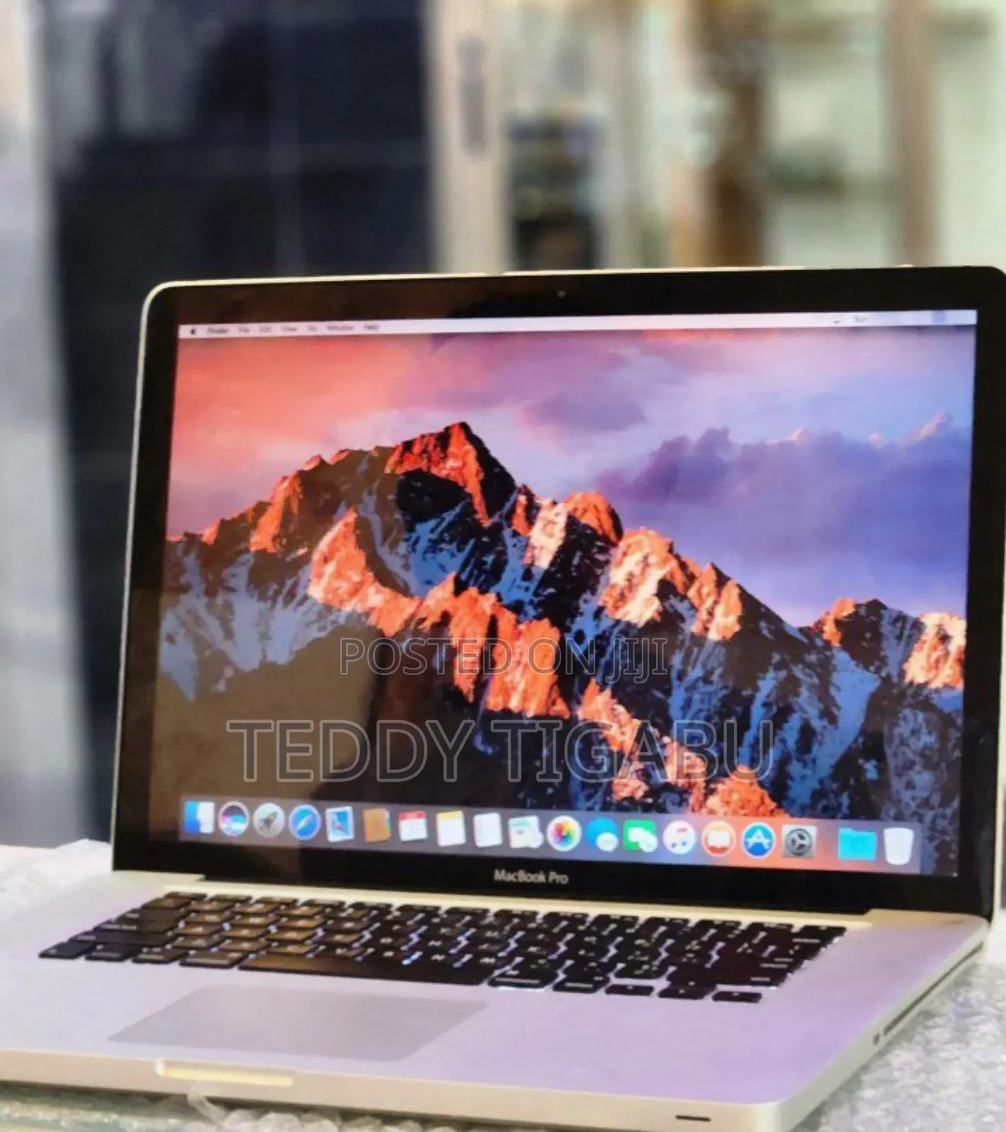 New Laptop Apple MacBook Pro 4GB Intel Core I7 SSD 512GB