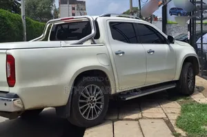 Mercedes-Benz X Class 2020 White