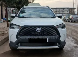 Toyota Corolla Cross Hybrid 2024 White