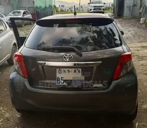 Toyota Yaris 2012 Black