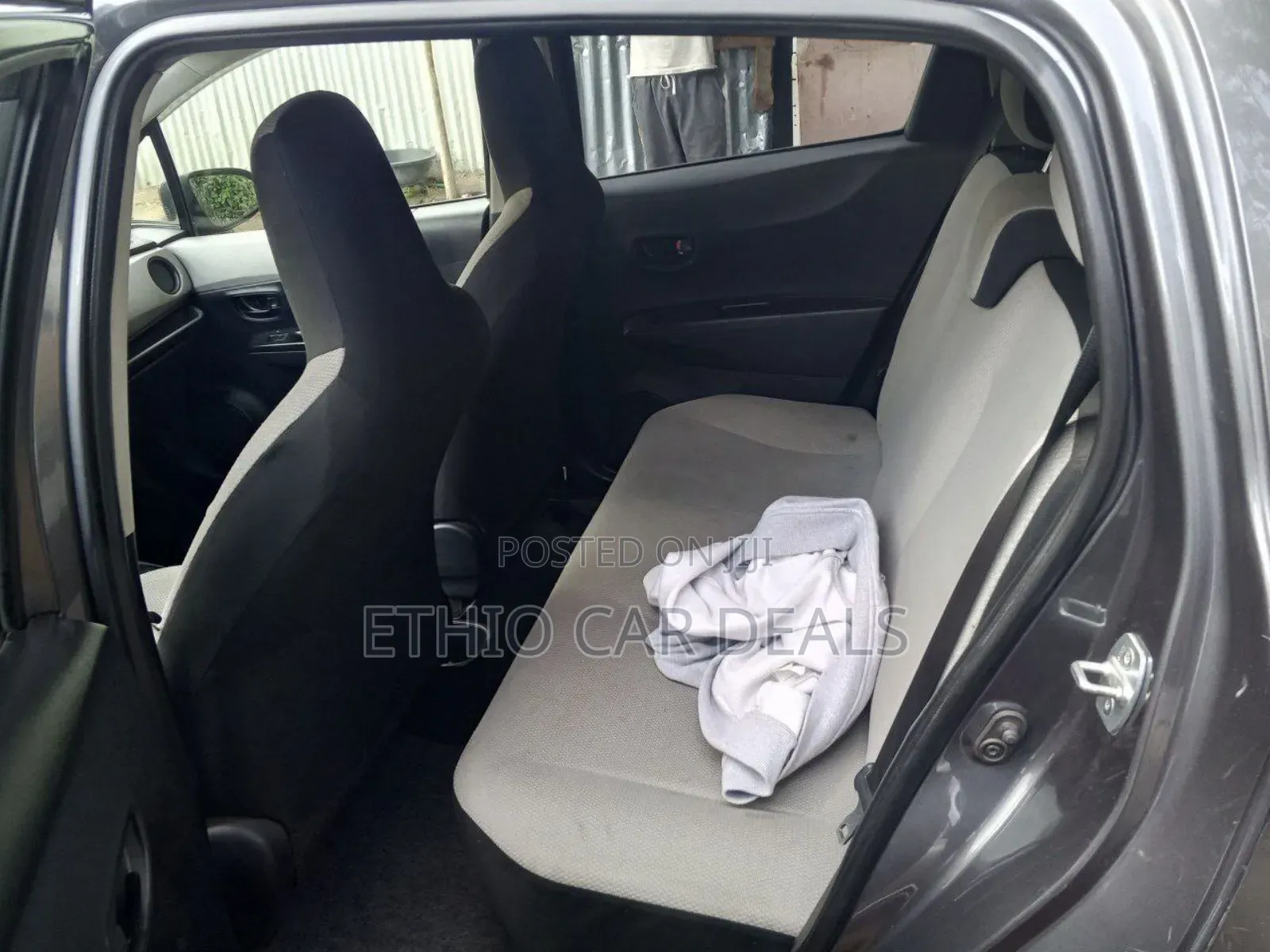 Toyota Yaris 2012 Black