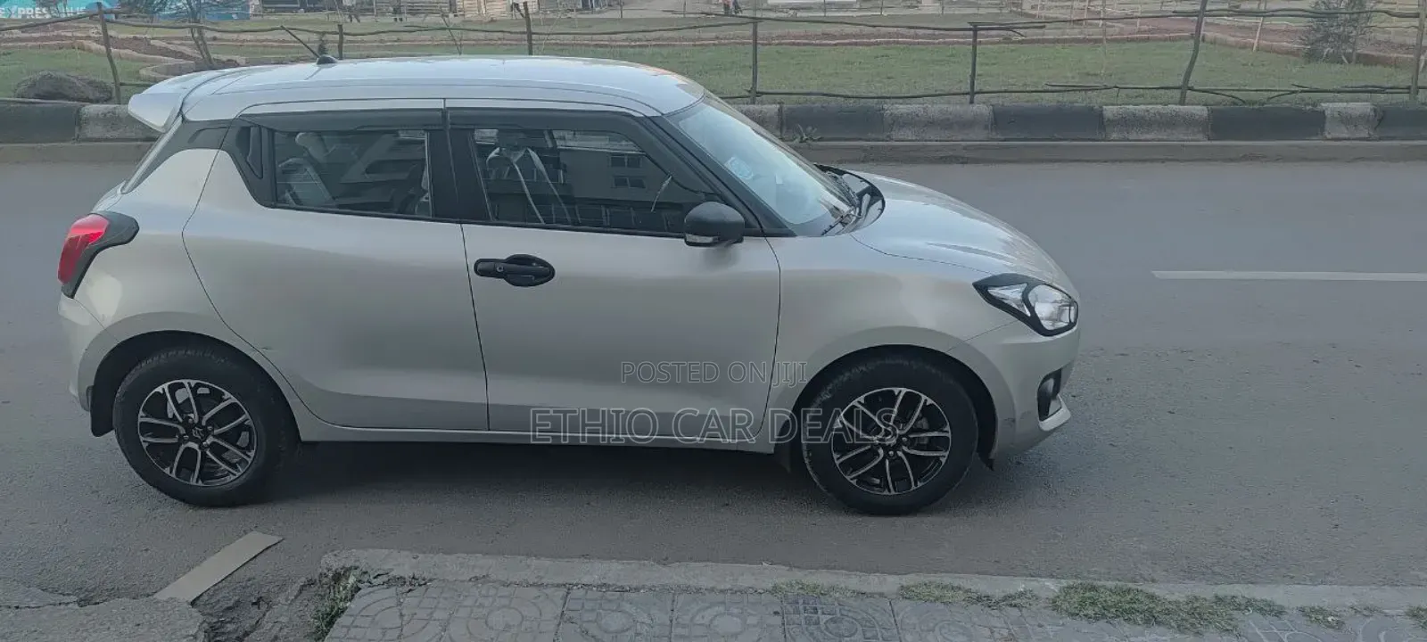 Suzuki Swift 2022 Silver