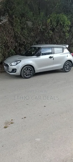 Suzuki Swift 2022 Silver