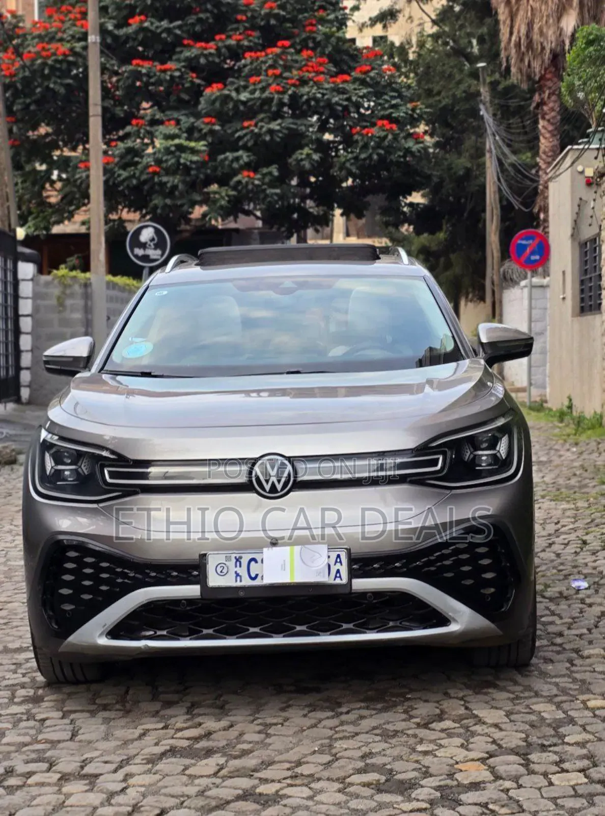 Volkswagen ID.6 2023 Gold