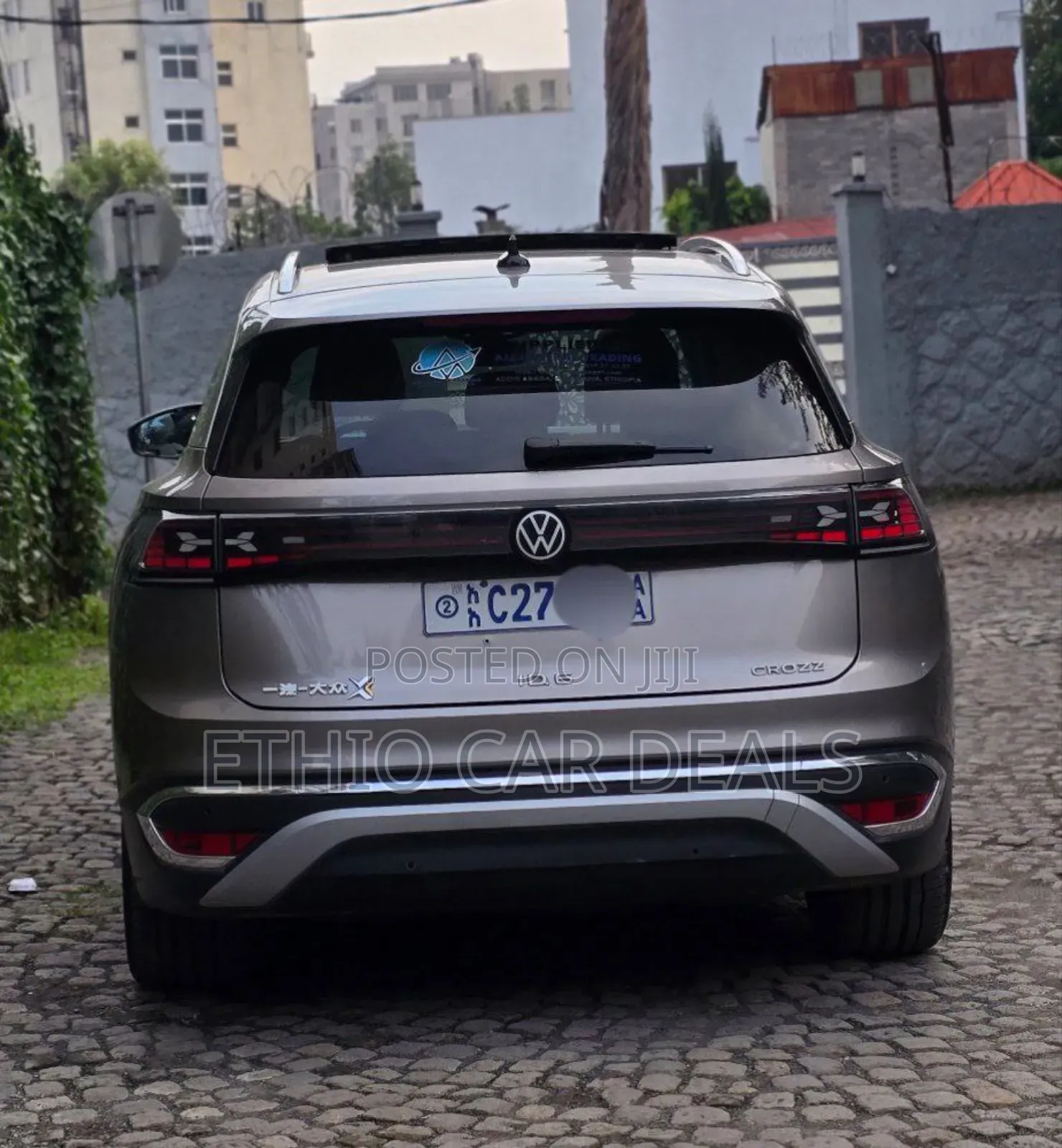 Volkswagen ID.6 2023 Gold