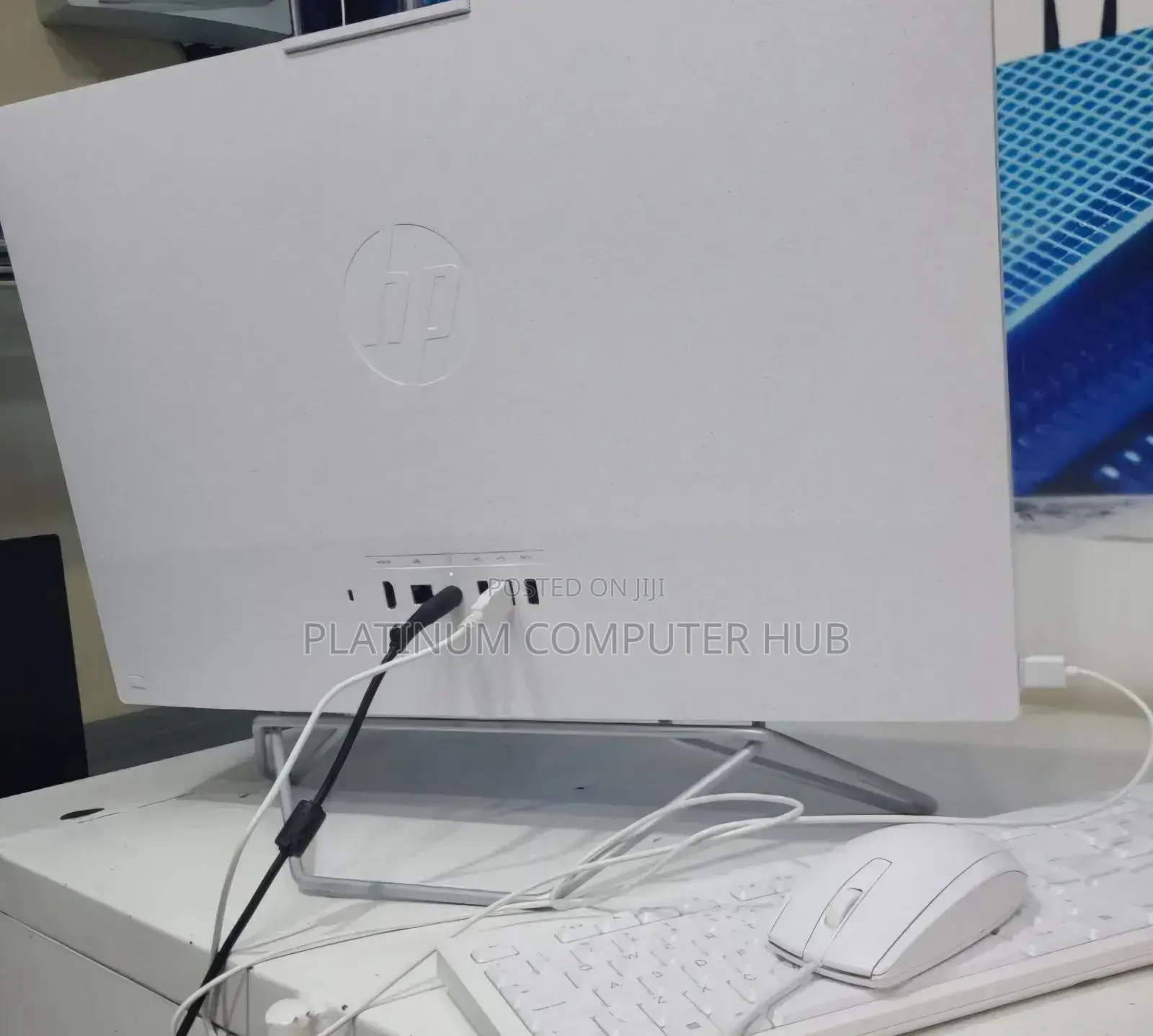 New HP 200 G4 22 All-in-One 8GB Intel Core I5 SSD 512GB