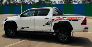 Toyota Hilux 2021 White