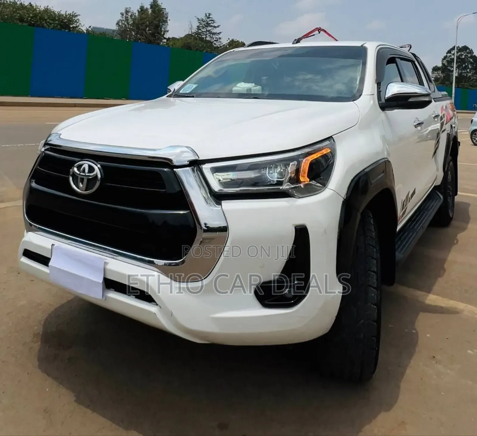 Toyota Hilux 2021 White