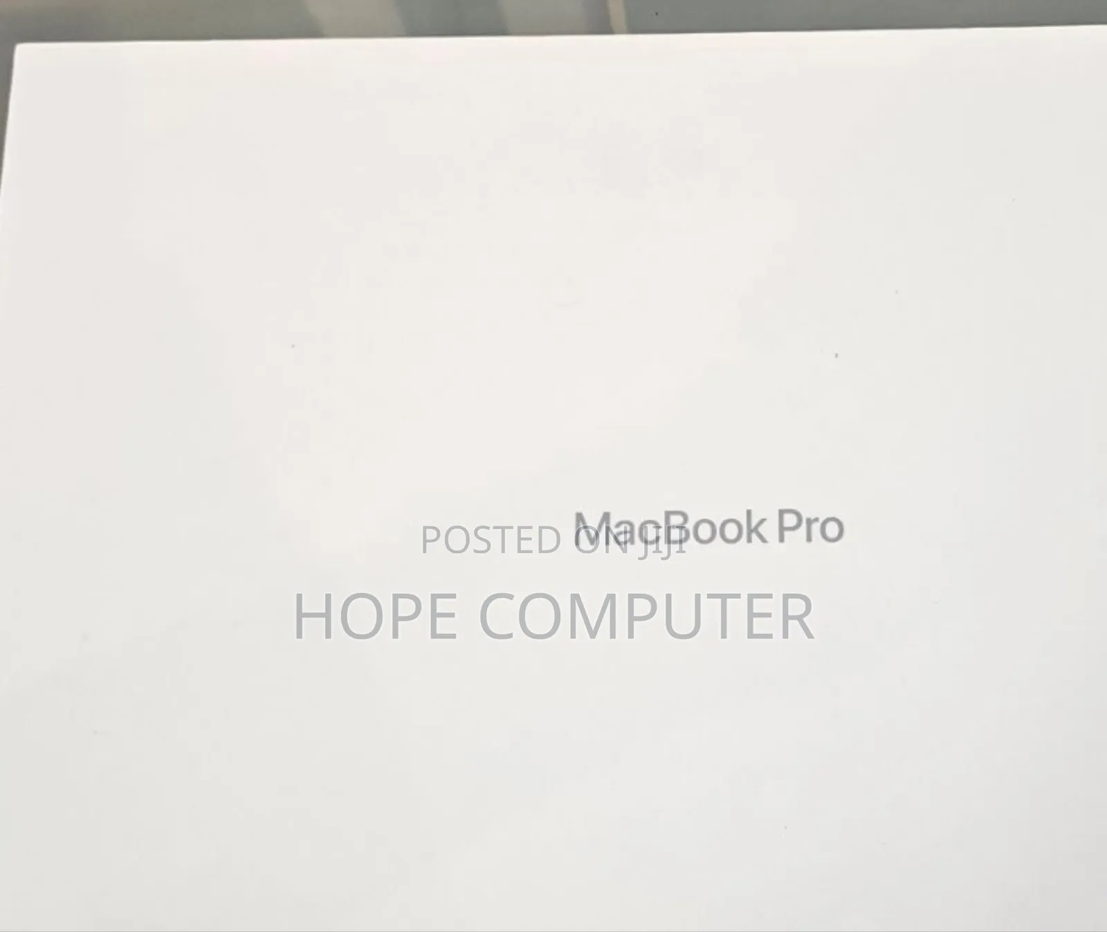 New Laptop Apple MacBook Pro 2024 M4 14-Inch 16GB Apple M4 SSD 512GB
