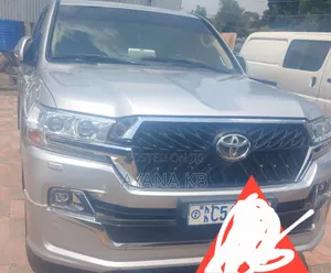 Toyota Land Cruiser 2019 Silver