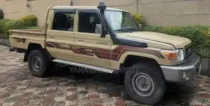 Toyota Land Cruiser 2017 Gold