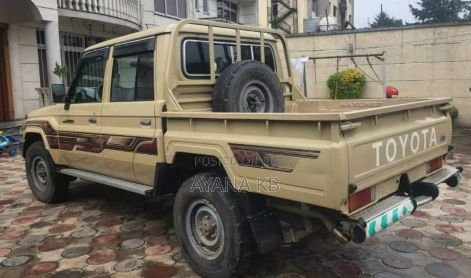 Toyota Land Cruiser 2017 Gold